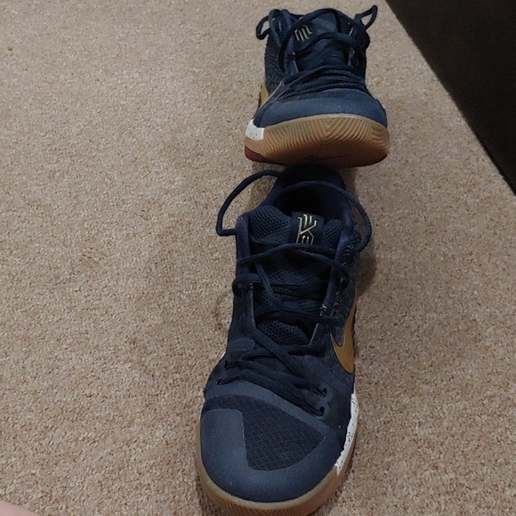 Athlete shoes - Picture 2 of 5